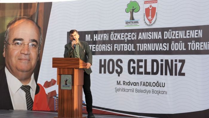 HAYRİ ÖZKEÇECİ, YEŞİL SAHADA ANILDI